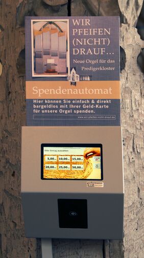Digitale Spendenbox mit Infoschild zum Orgelneubau