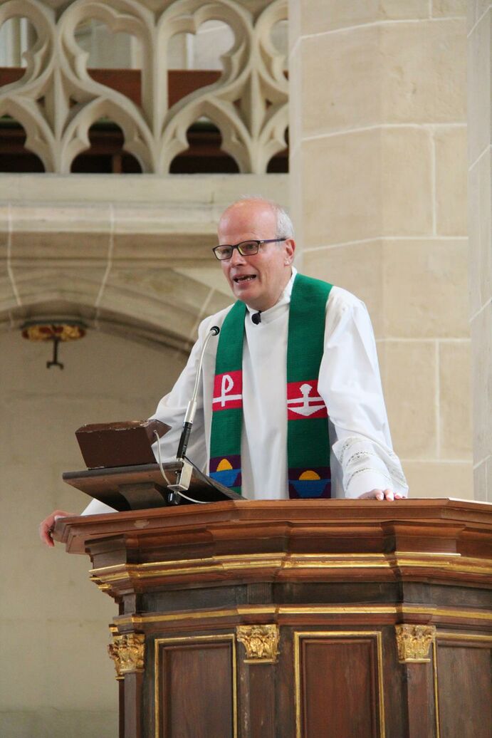 Foto vom Gottesdienst mit Konfi-Taufe