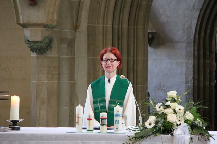 Foto vom Gottesdienst mit Konfi-Taufe