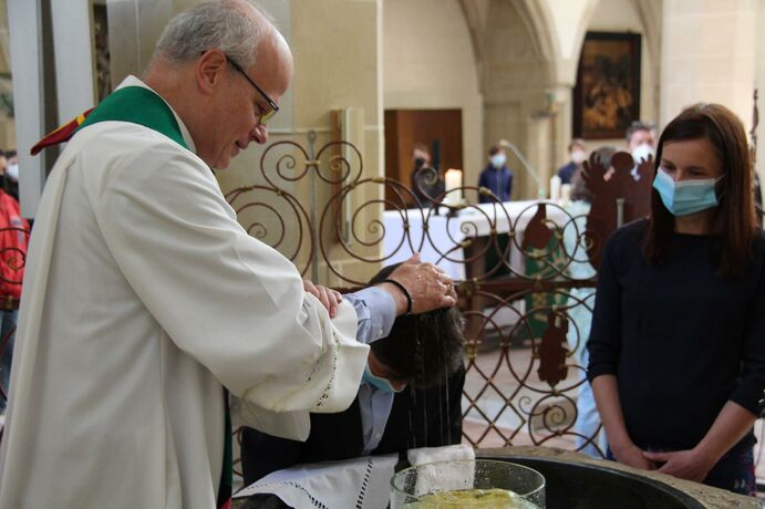 Foto vom Gottesdienst mit Konfi-Taufe